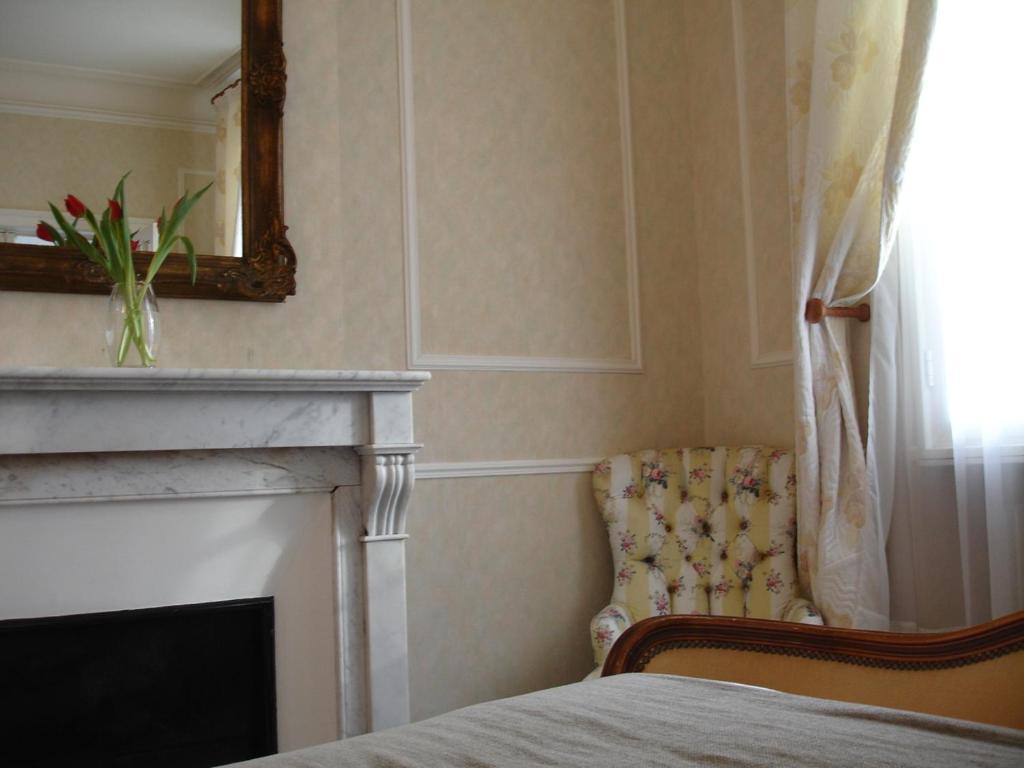 Chateau Beau Jardin Hotel Gaillan-en-Medoc Room photo